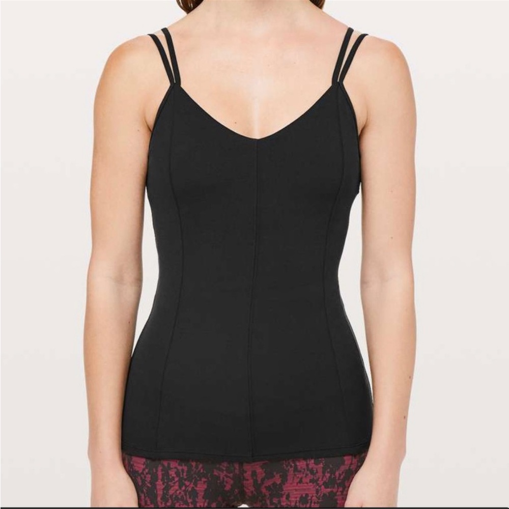 Lululemon hugged and held tank top with shelf bra